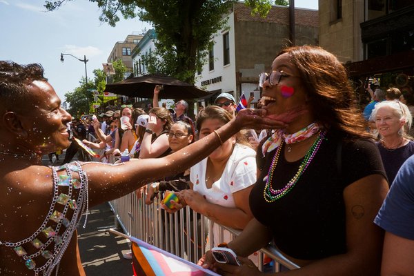 Portrait d'un artisan bijoutier français